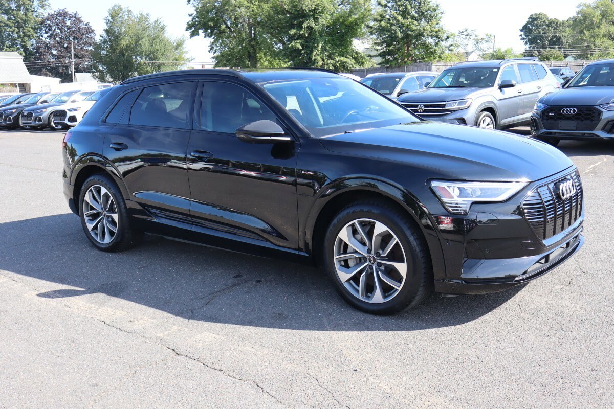 2021 Audi e-tron Premium Plus photo 3