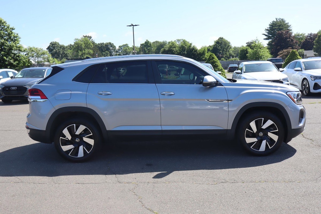 Used 2024 Volkswagen Atlas Cross Sport 2.0T SE w/Technology 4MOTION SUV