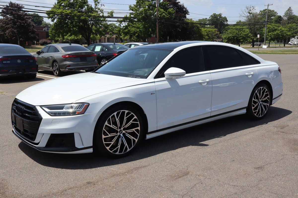 2021 Audi A8 60 TFSI L quattro Tiptronic's photo