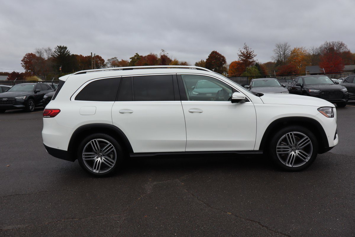 2022 Mercedes Benz GLS 450 4MATIC photo 4