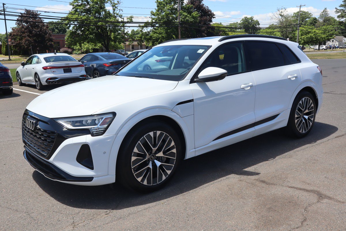 2024 Audi Q8 e-tron 55 114 kWh Premium Plus quattro's photo