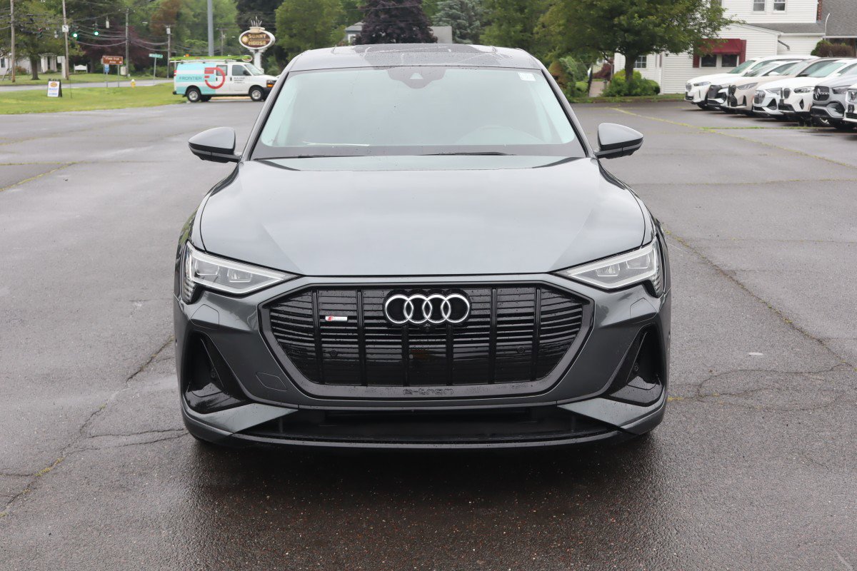 2021 Audi e-tron Sportback Premium Plus photo 2