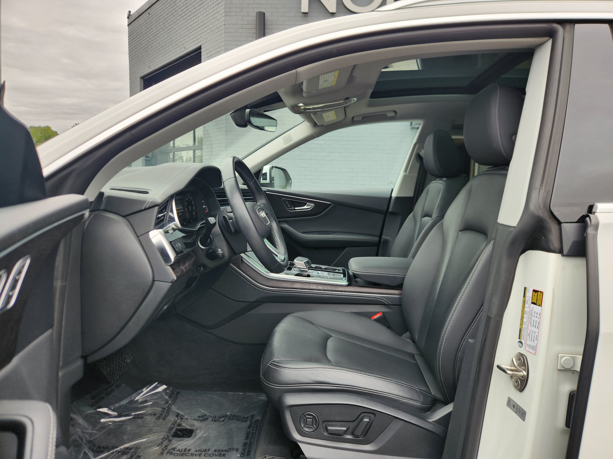 2023 Audi Q8 Premium Plus - Photo 25