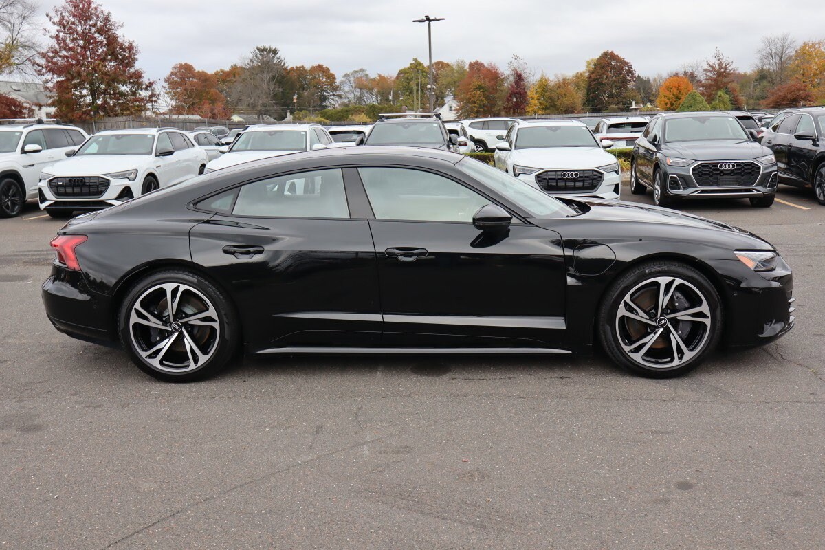 2022 Audi e-tron GT Prestige photo 4