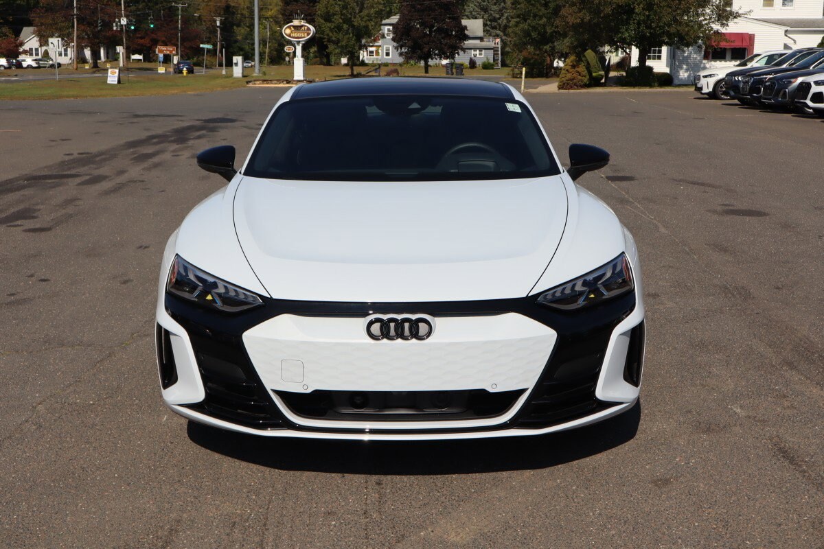2024 Audi e-tron GT Prestige photo 2