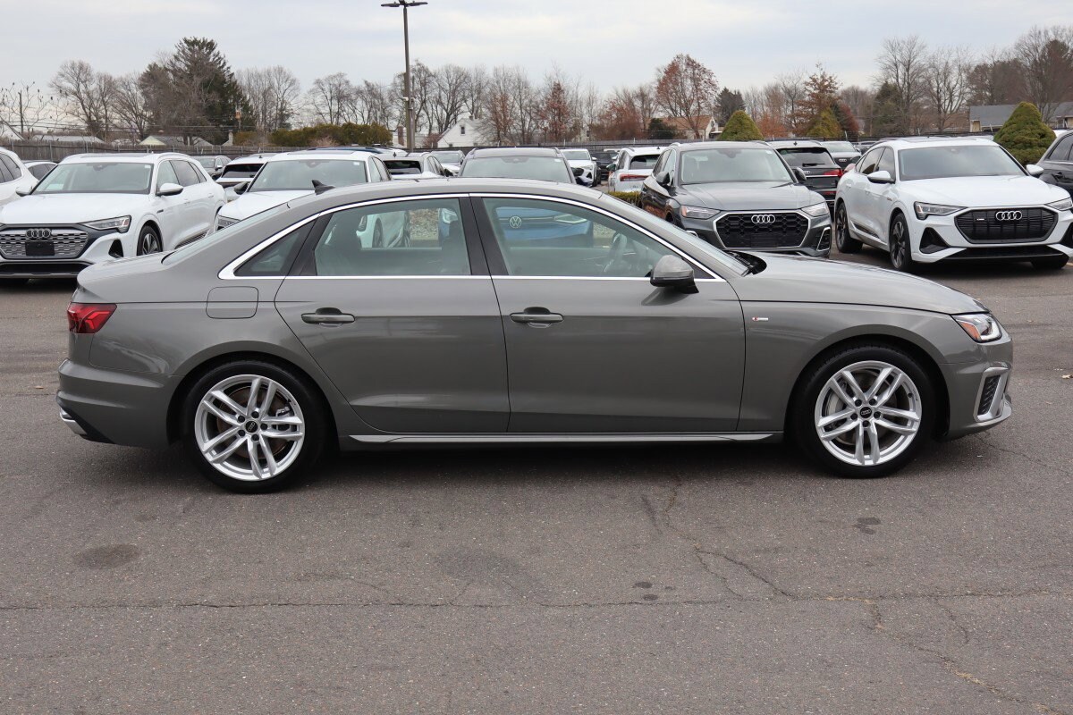 2024 Audi A4 S line Premium Plus 45 TFSI Quattro photo 4