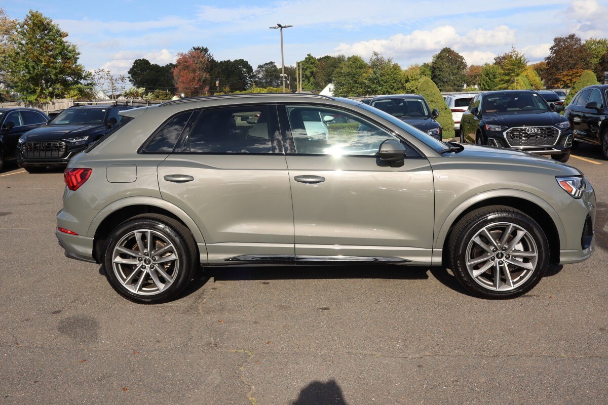 2025 Audi Q3 S line Premium 45 TFSI photo 4
