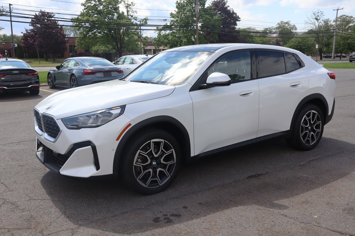 2025 BMW X2 xDrive28i's photo