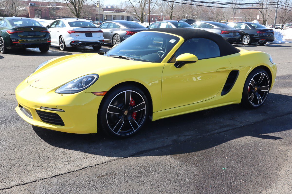 2023 Porsche 718 Boxster S's photo