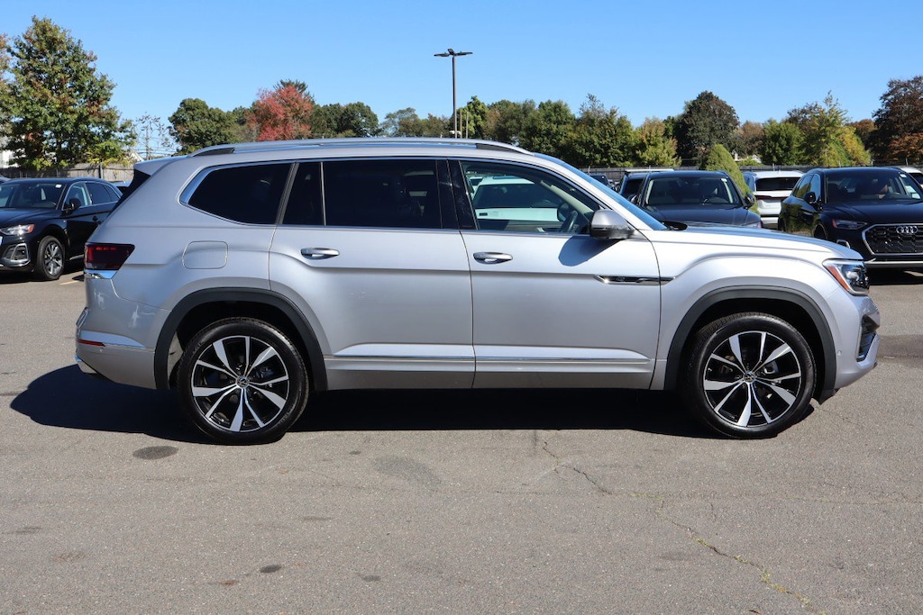 Used 2024 Volkswagen Atlas 2.0T SEL Premium R-Line 4MOTION SUV