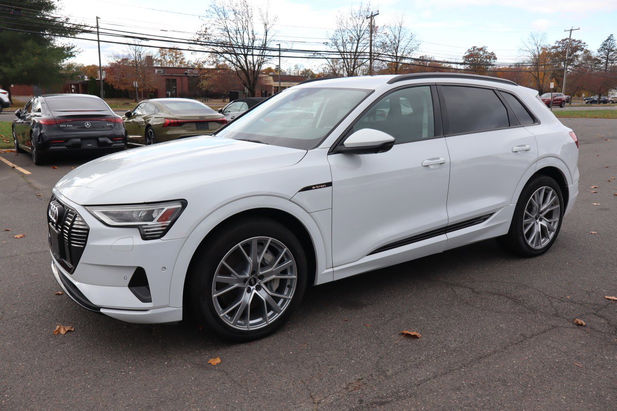 2021 Audi e-tron Prestige's photo