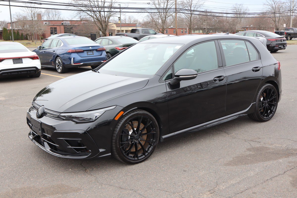 2025 Volkswagen Golf R Golf R Black Edition 4-door DSG's photo