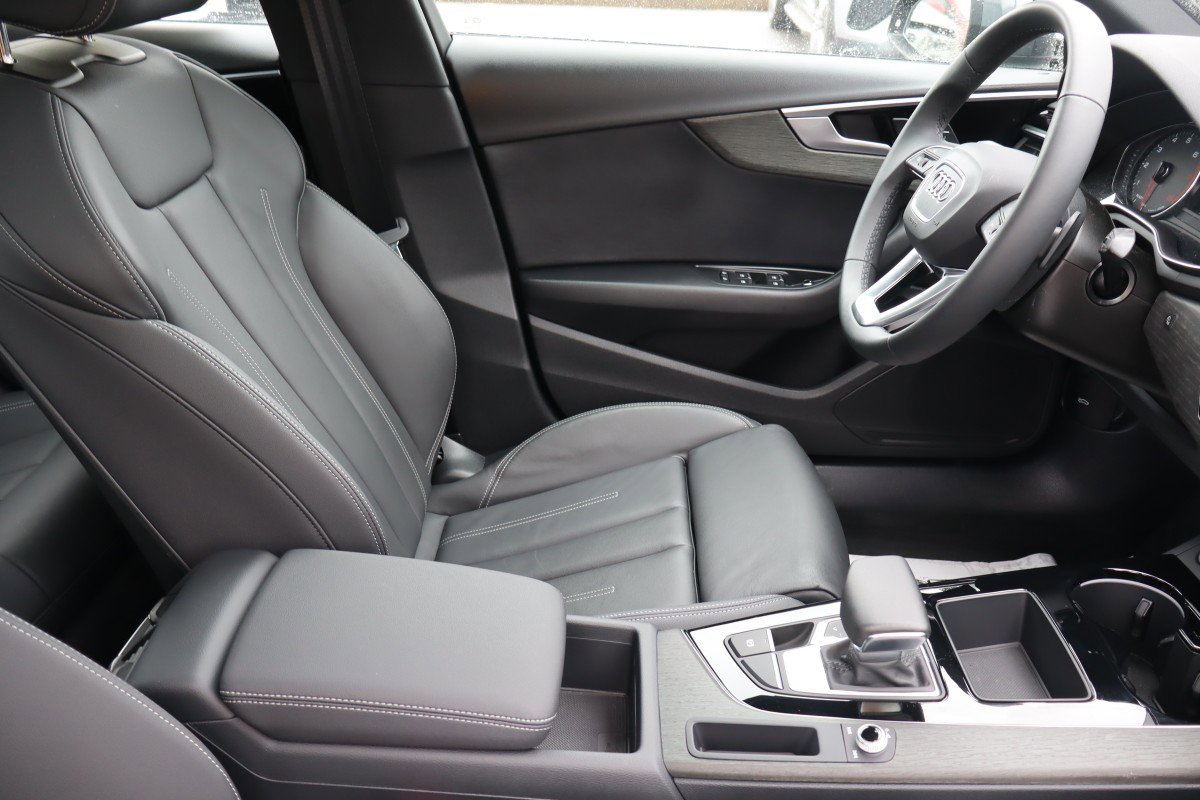 2025 Audi A4 Premium - Photo 13