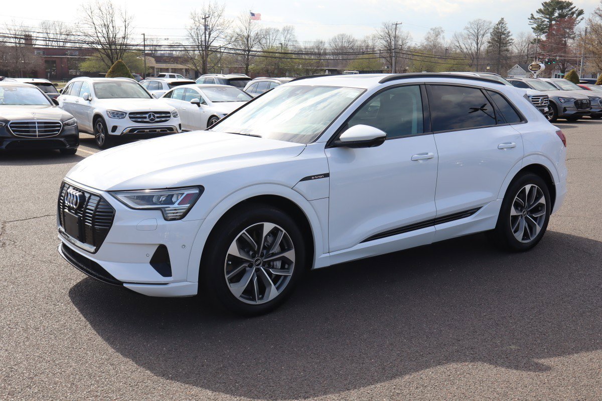 2021 Audi e-tron Premium Plus
