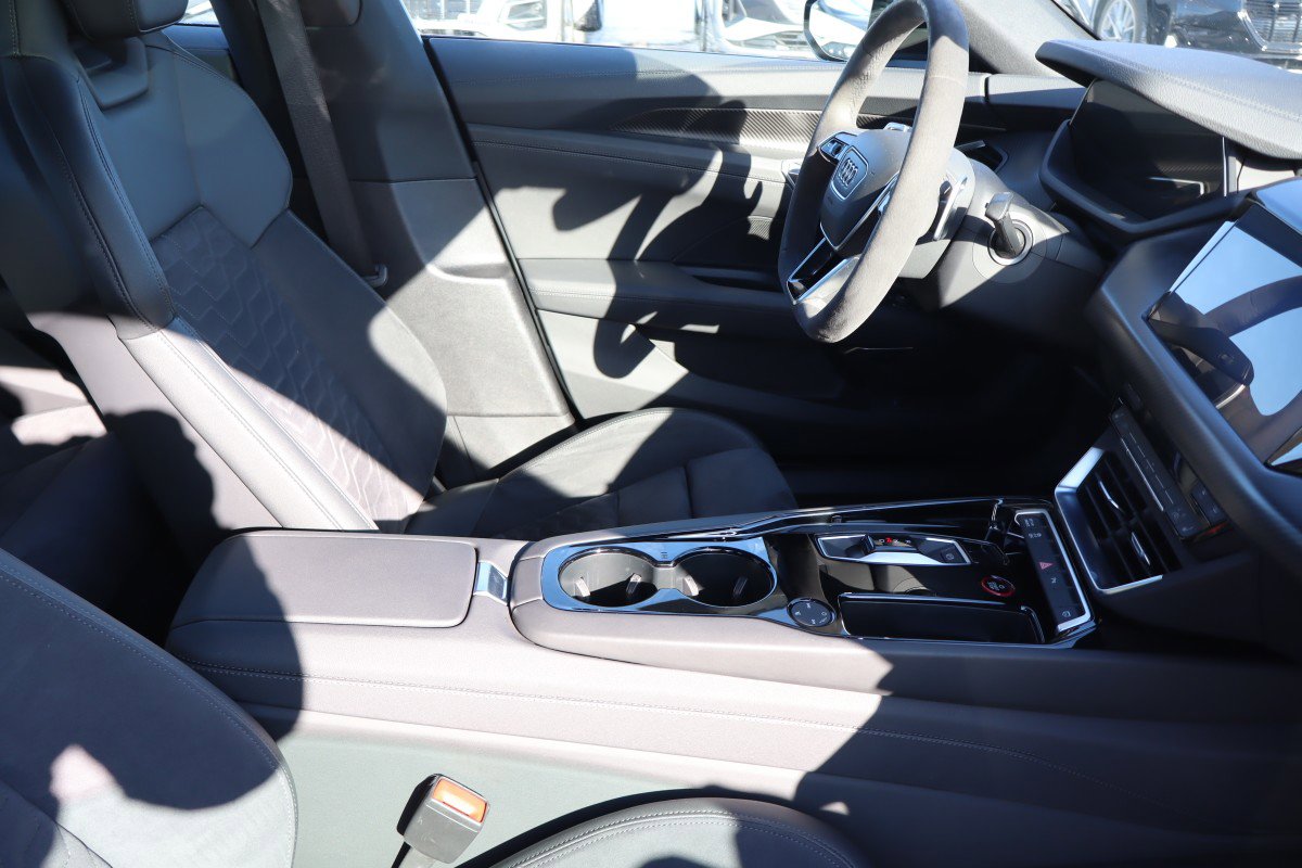 2023 Audi e-tron GT Premium Plus - Photo 14
