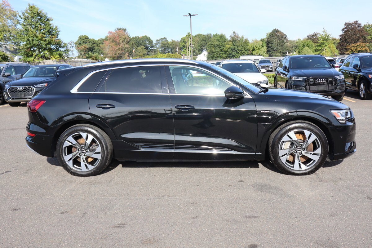 2021 Audi e-tron Premium Plus photo 4