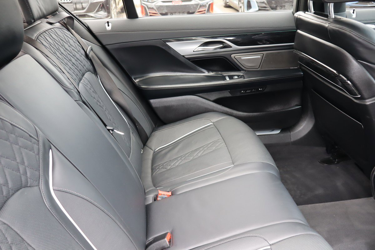 2022 BMW 7 Series 750i - Photo 16