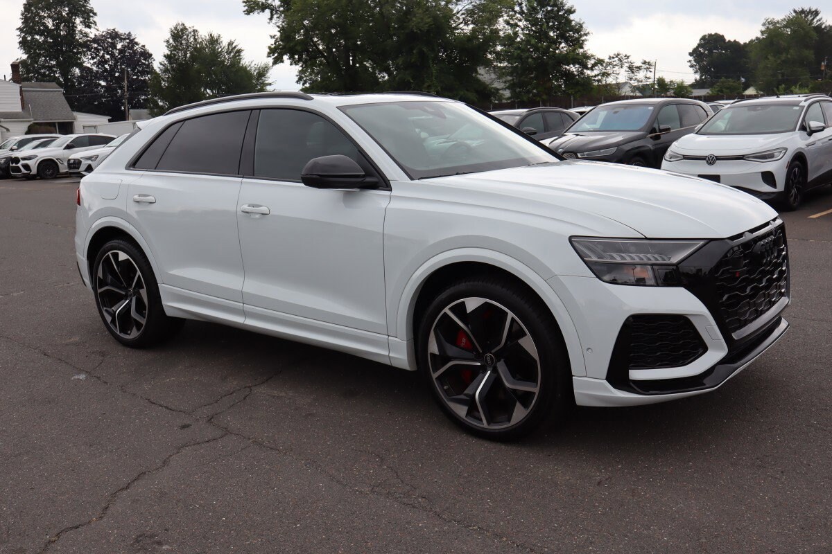 2024 Audi RS Q8 photo 3