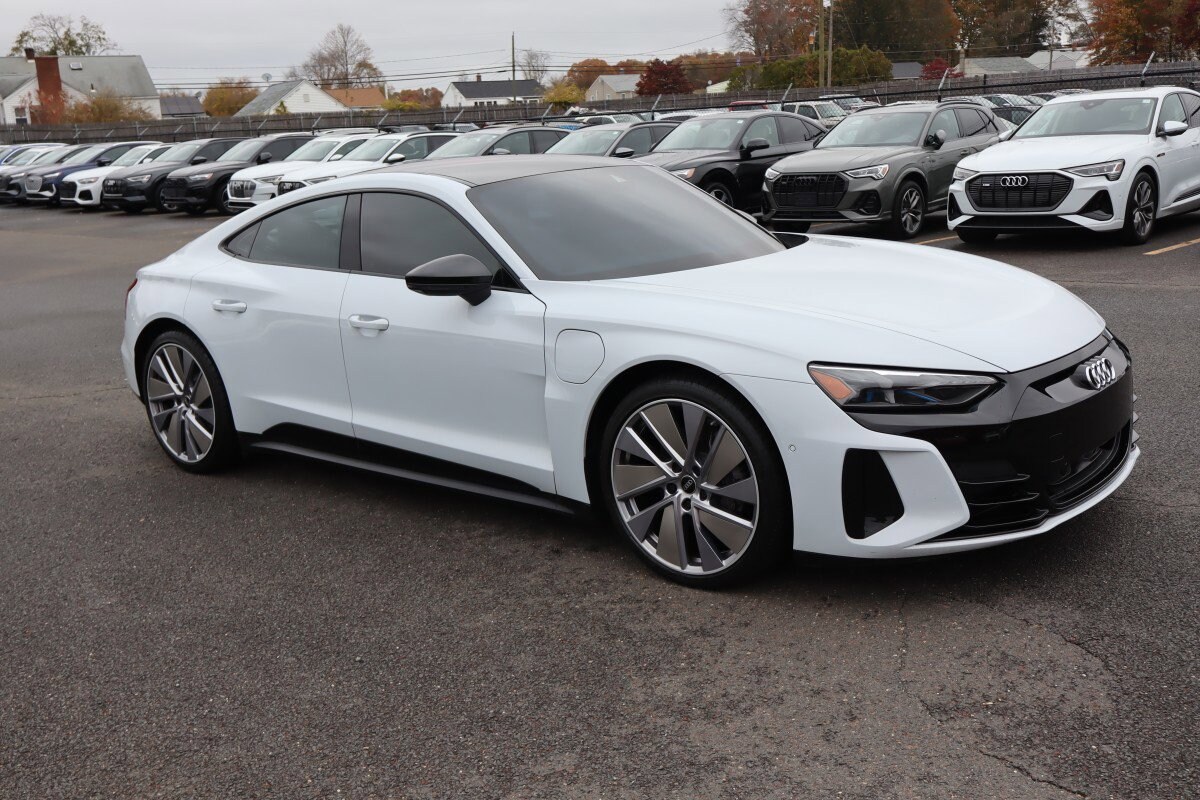 2022 Audi e-tron GT Prestige photo 3