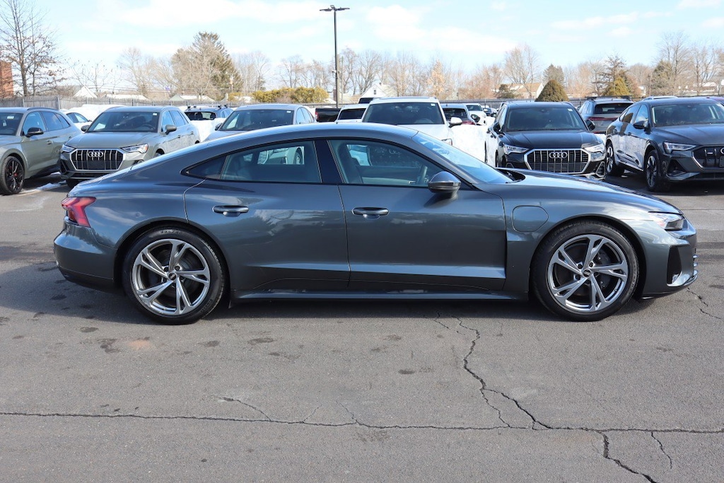 2023 Audi e-tron GT quattro Premium Plus photo 4