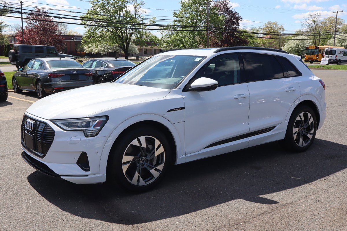 2021 Audi e-tron 95 kWh Premium quattro's photo