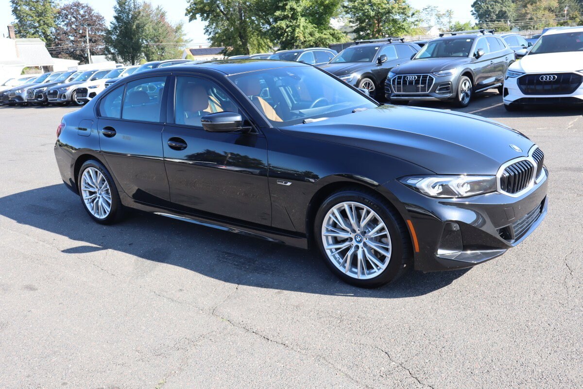 2023 Bmw 330e Sedan photo 3