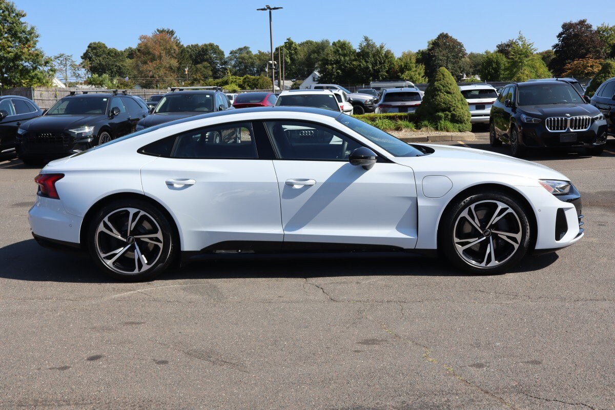 2024 Audi e-tron GT Prestige photo 4