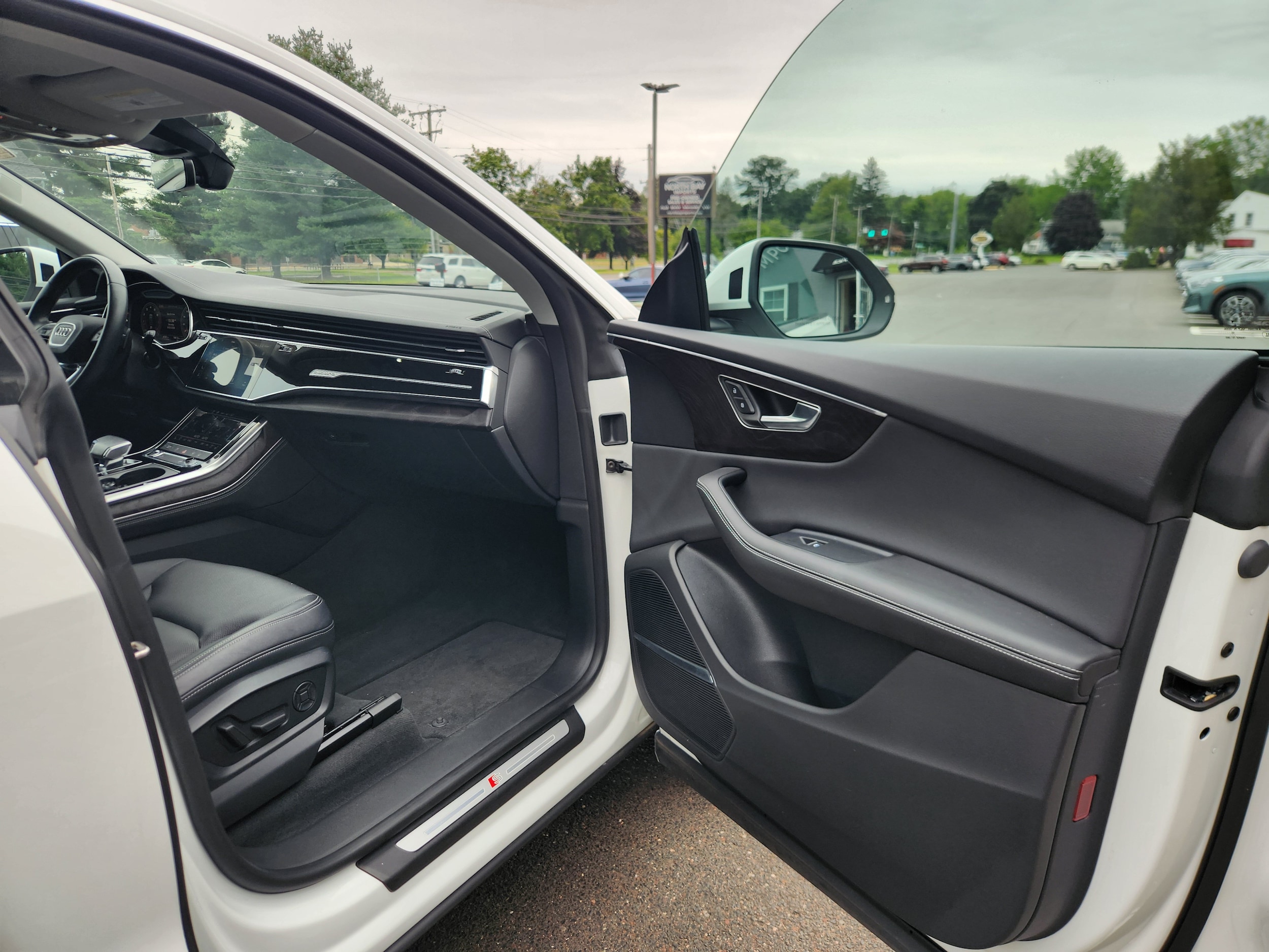 2023 Audi Q8 Premium Plus - Photo 22