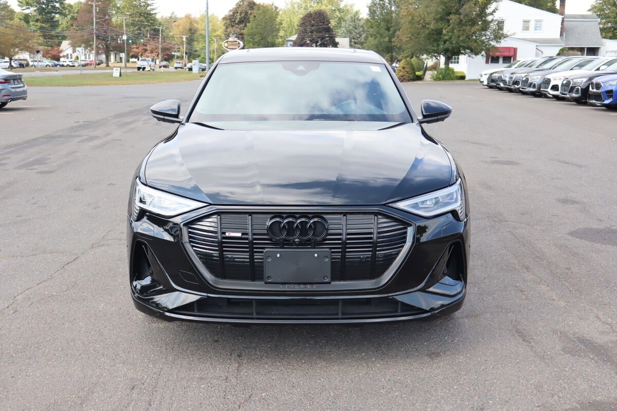 2022 Audi e-tron Sportback S line Premium Plus photo 2