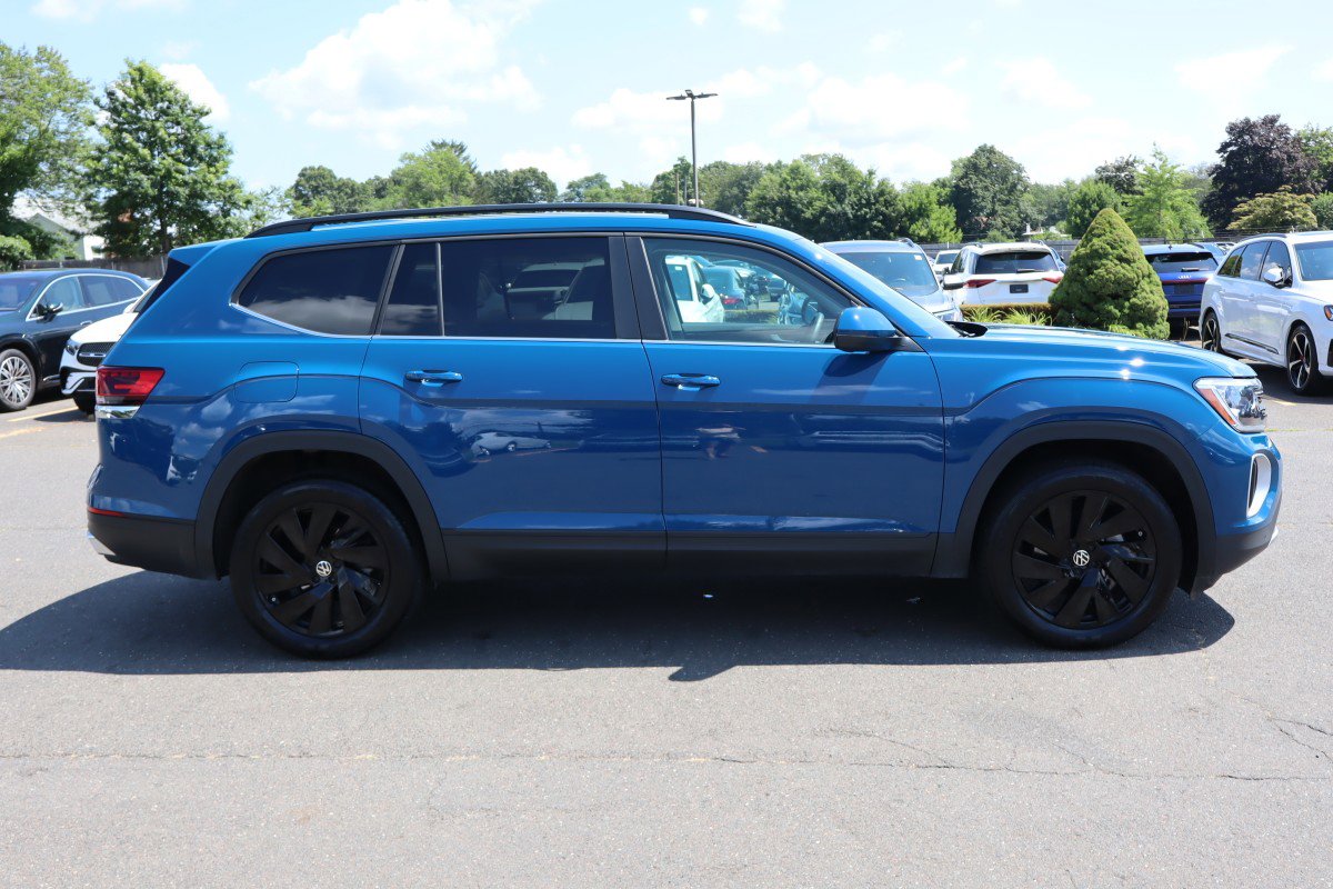 2025 Volkswagen Atlas SE Technology photo 3