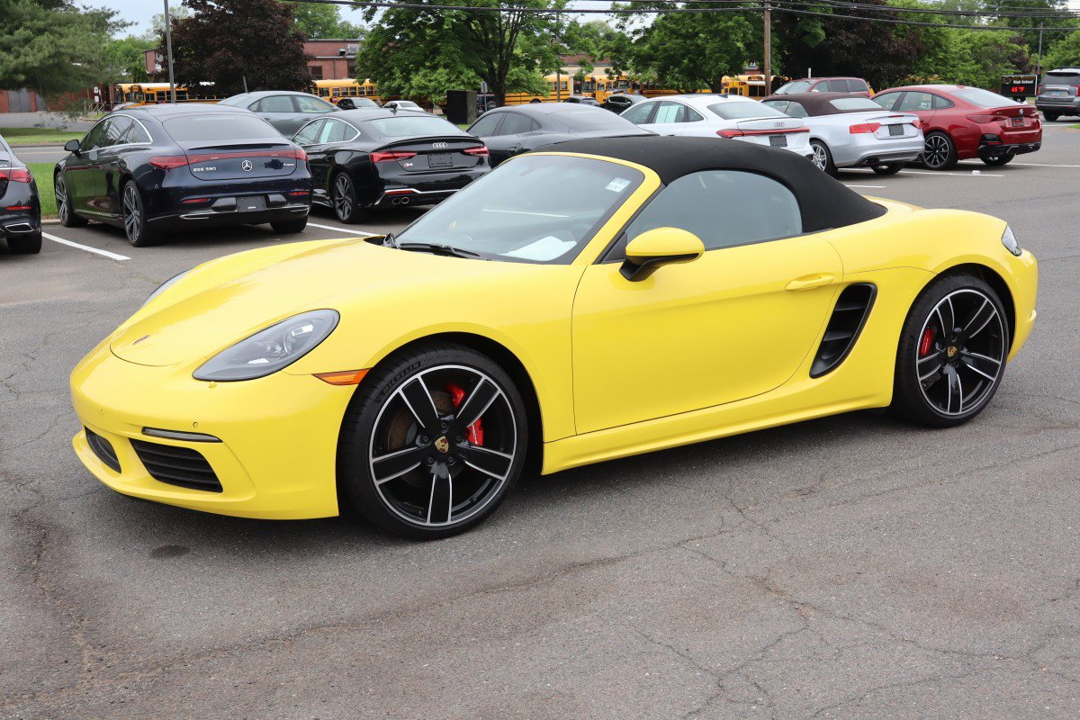 2023 Porsche 718 Boxster S's photo