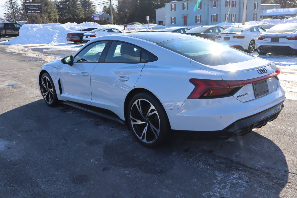 2023 Audi e-tron GT Premium Plus - Photo 8