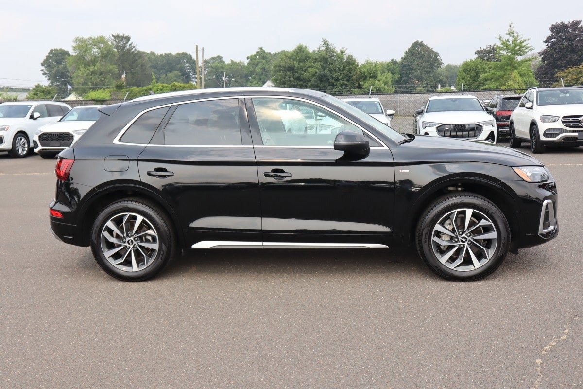 2022 Audi Q5 S line Premium Plus 45 TFSI photo 2