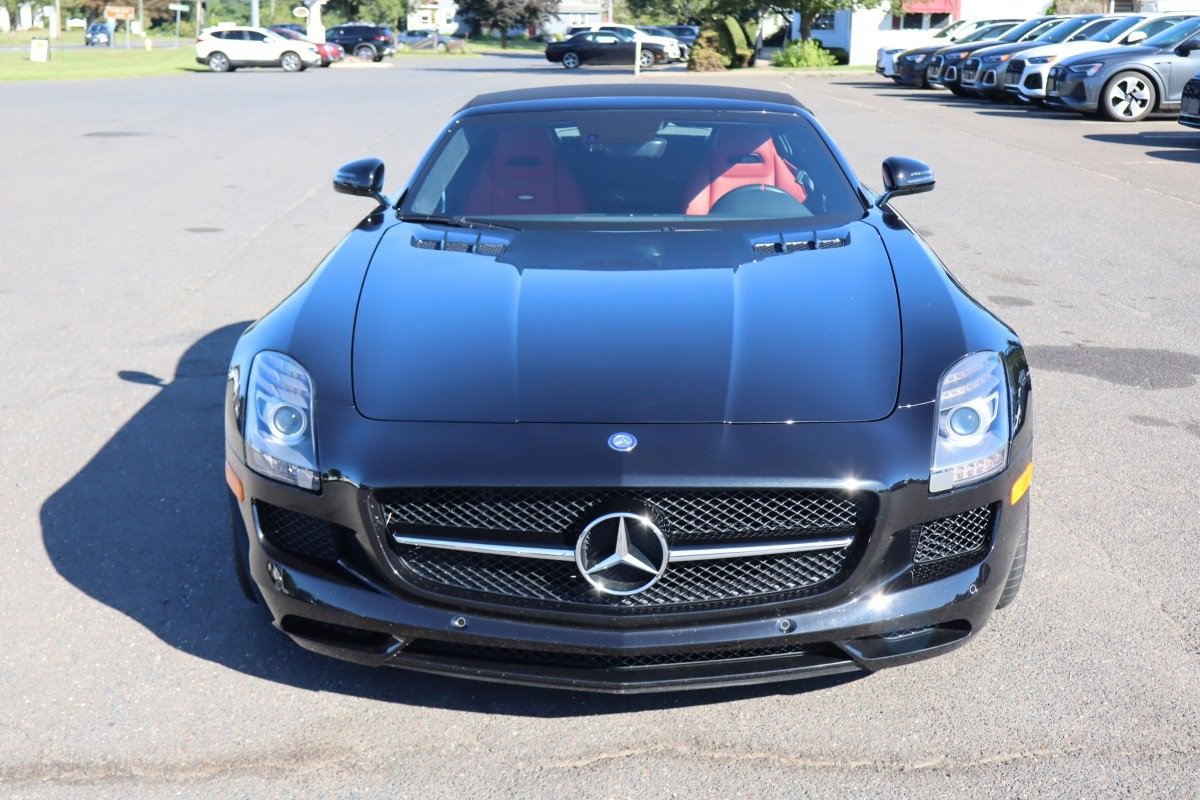 2014 Mercedes Benz SLS AMG Roadster GT photo 2
