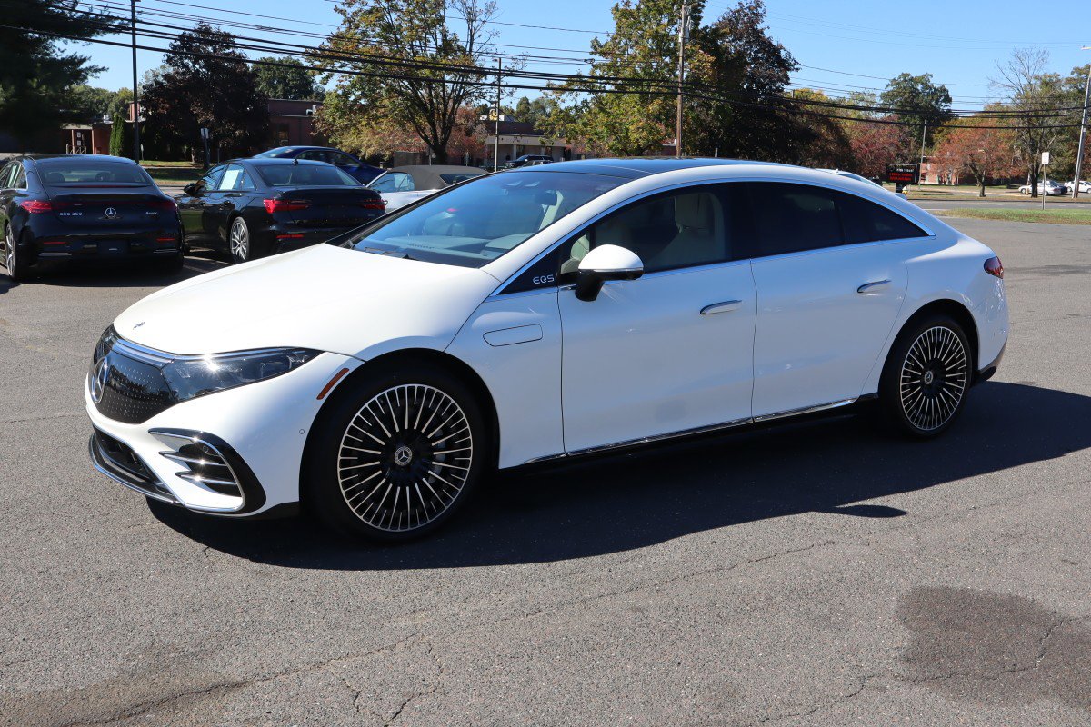 2022 Mercedes-Benz EQS's photo
