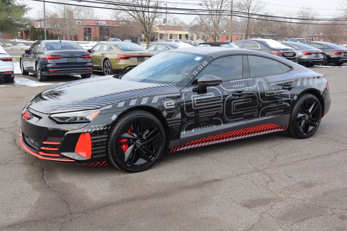 2023 Audi RS e-tron GT Base's photo