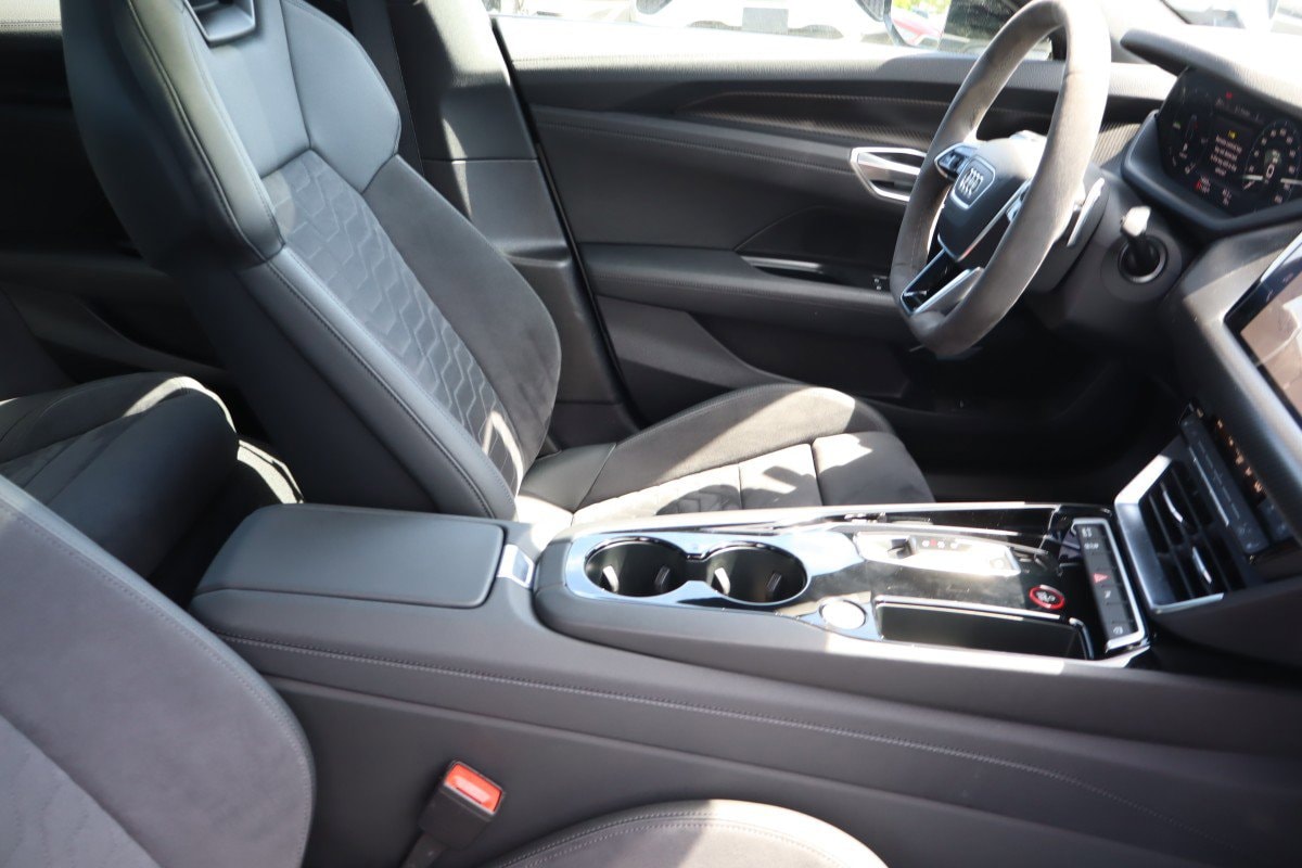 2023 Audi e-tron GT Premium Plus - Photo 16