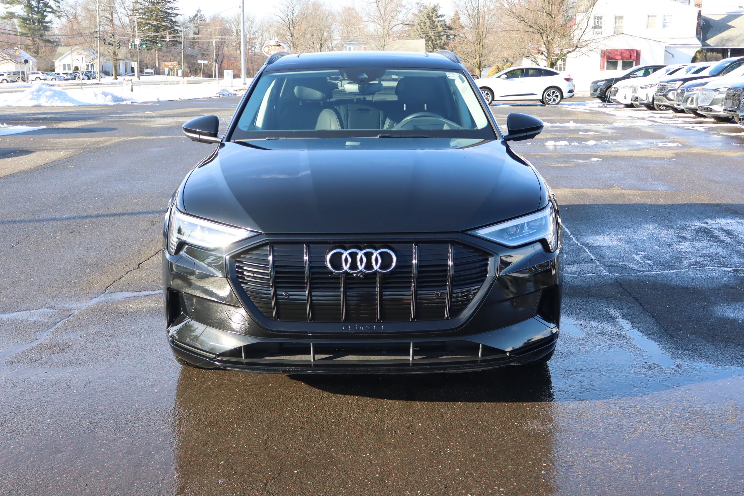 2021 Audi e-tron Prestige photo 2