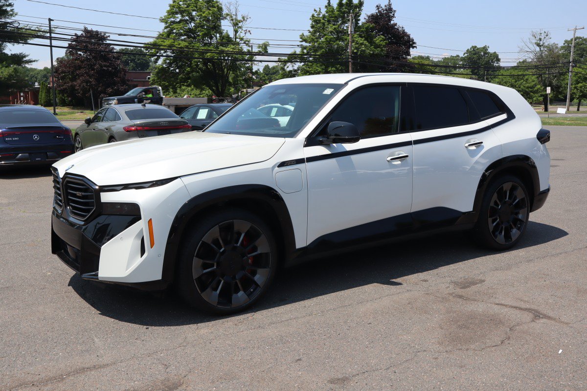 2023 BMW XM -'s photo