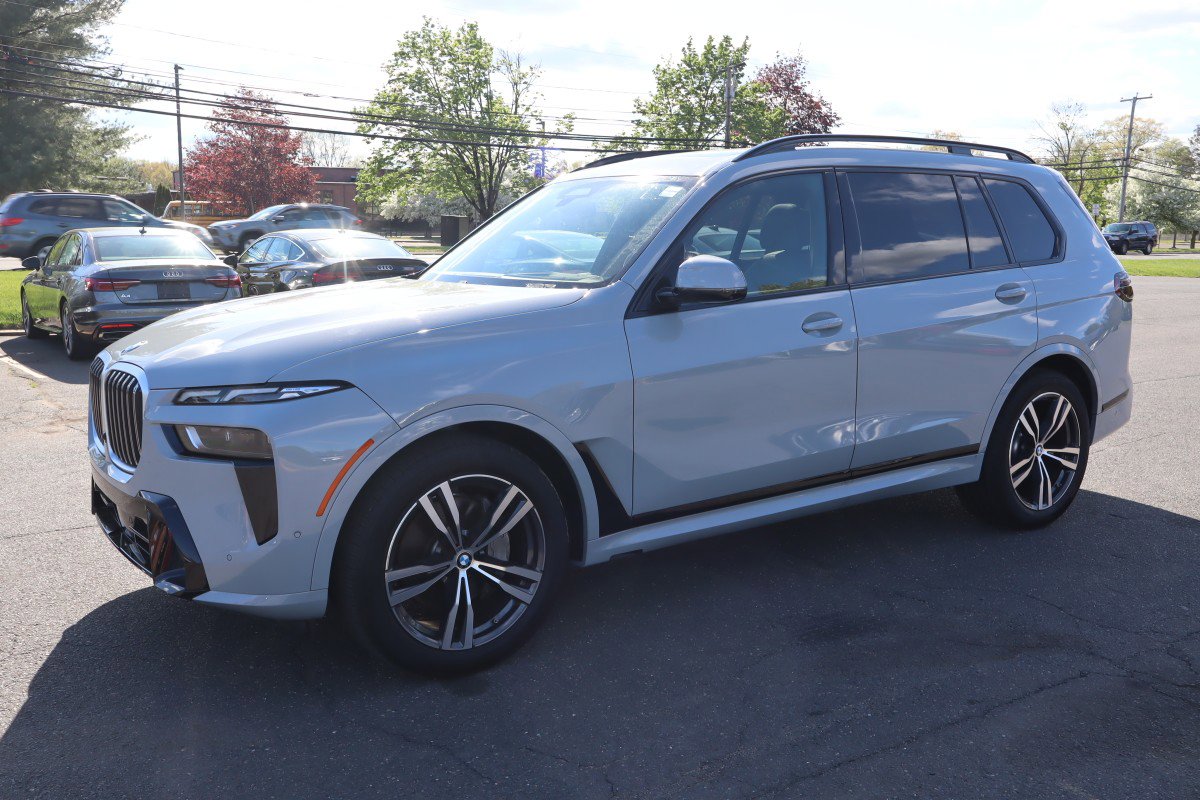2024 BMW X7 xDrive40i's photo