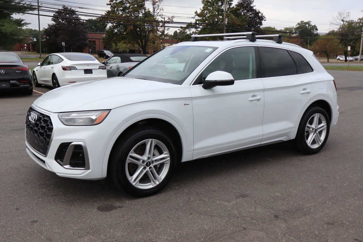 2022 Audi Q5 Premium Plus's photo