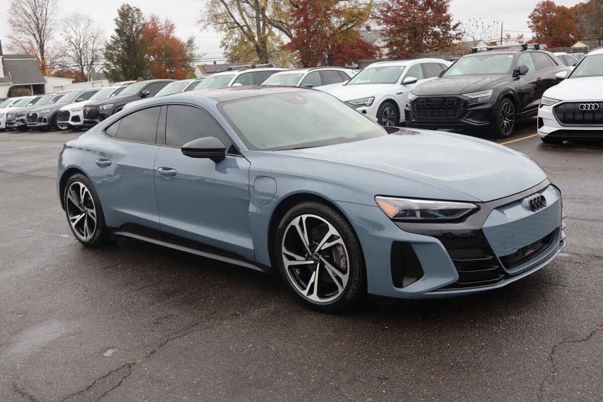 2023 Audi e-tron GT Premium Plus photo 2