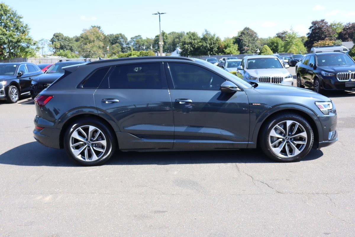 2021 Audi e-tron Premium Plus photo 3