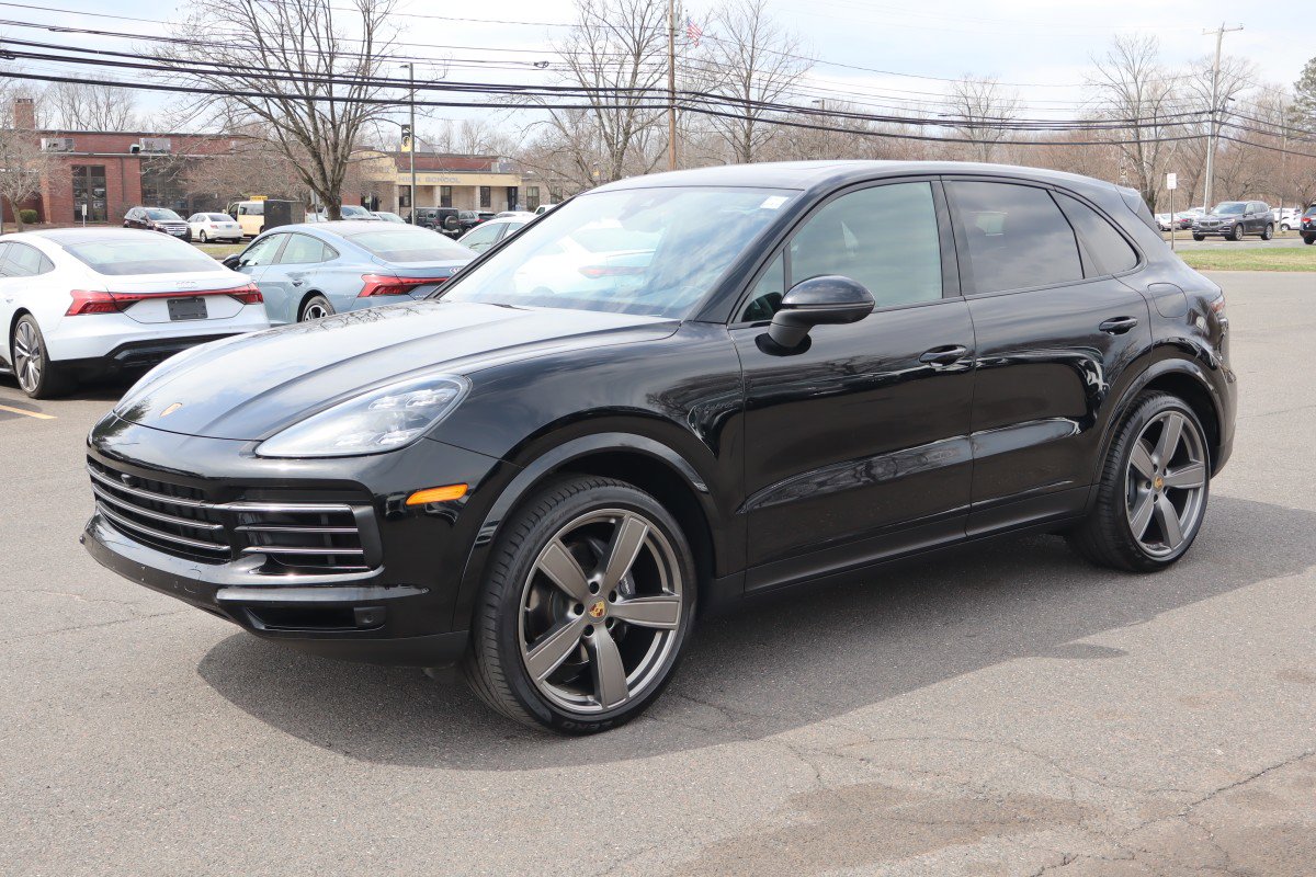 2022 Porsche Cayenne Platinum Edition E-Hybrid's photo