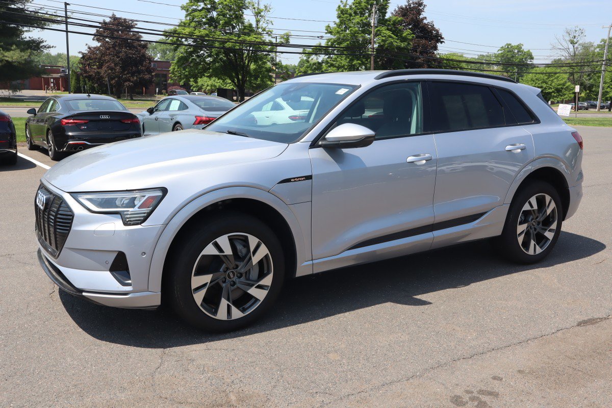 2021 Audi e-tron 95 kWh Premium quattro's photo