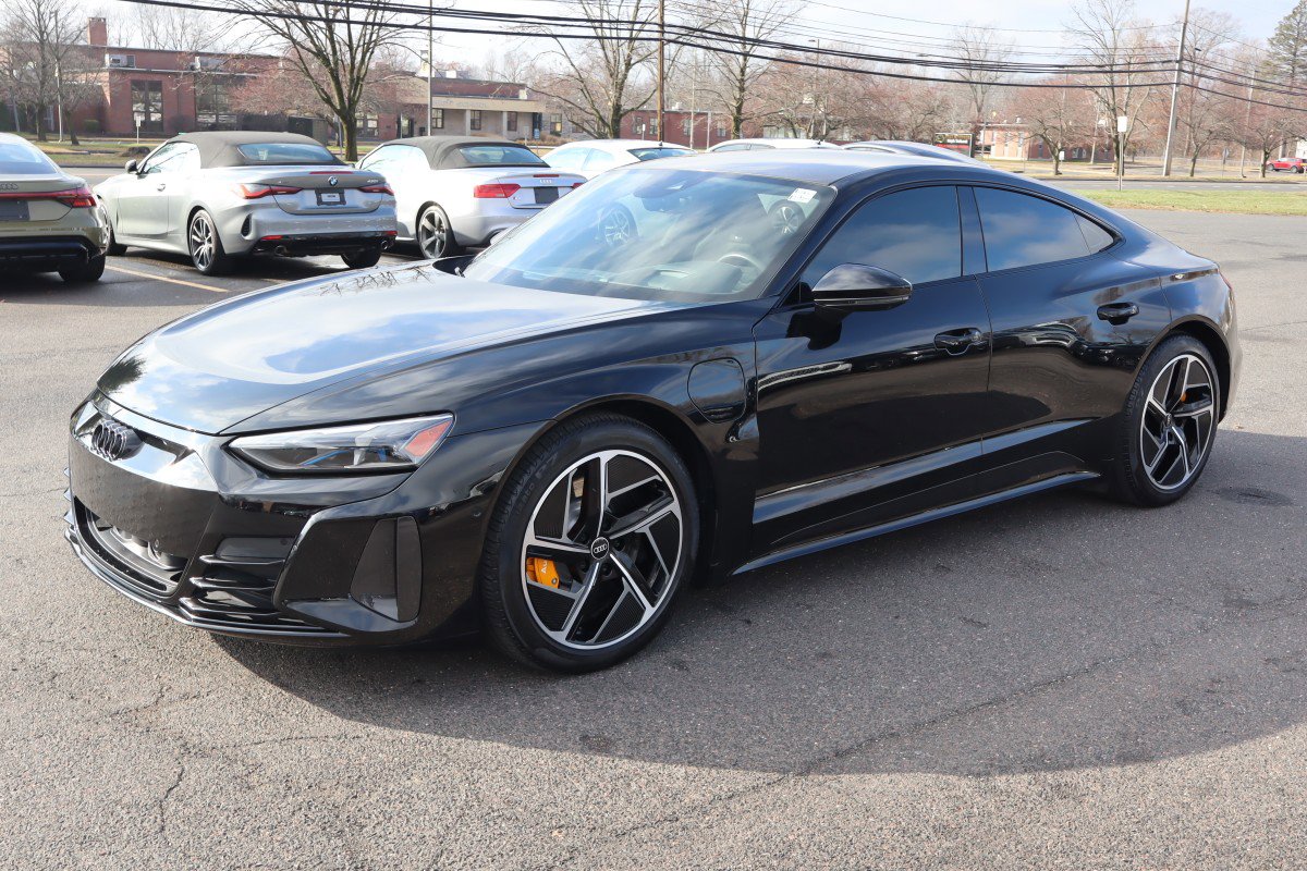 2023 Audi RS e-tron GT Base's photo