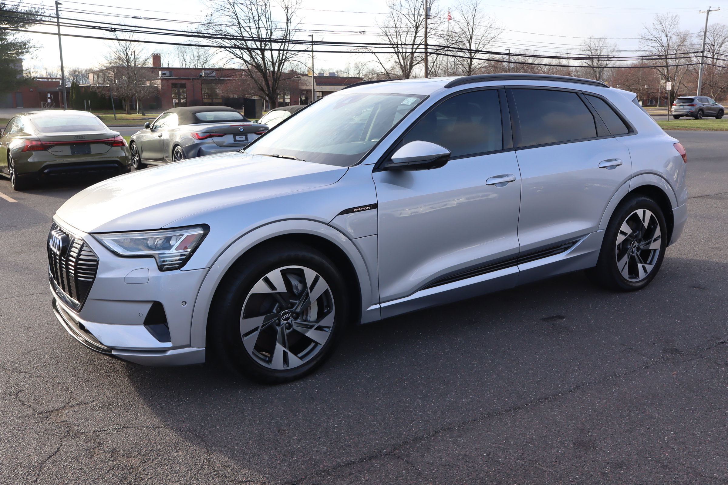 2021 Audi e-tron Premium's photo