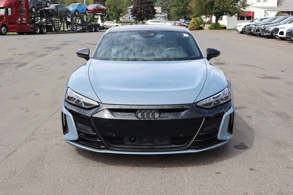 2022 Audi e-tron GT Prestige photo 2