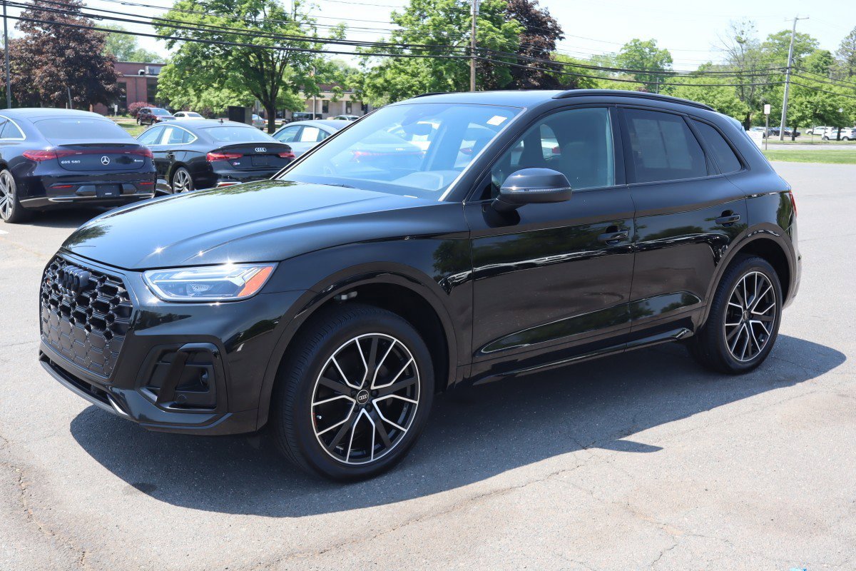 2024 Audi SQ5 Premium Plus's photo