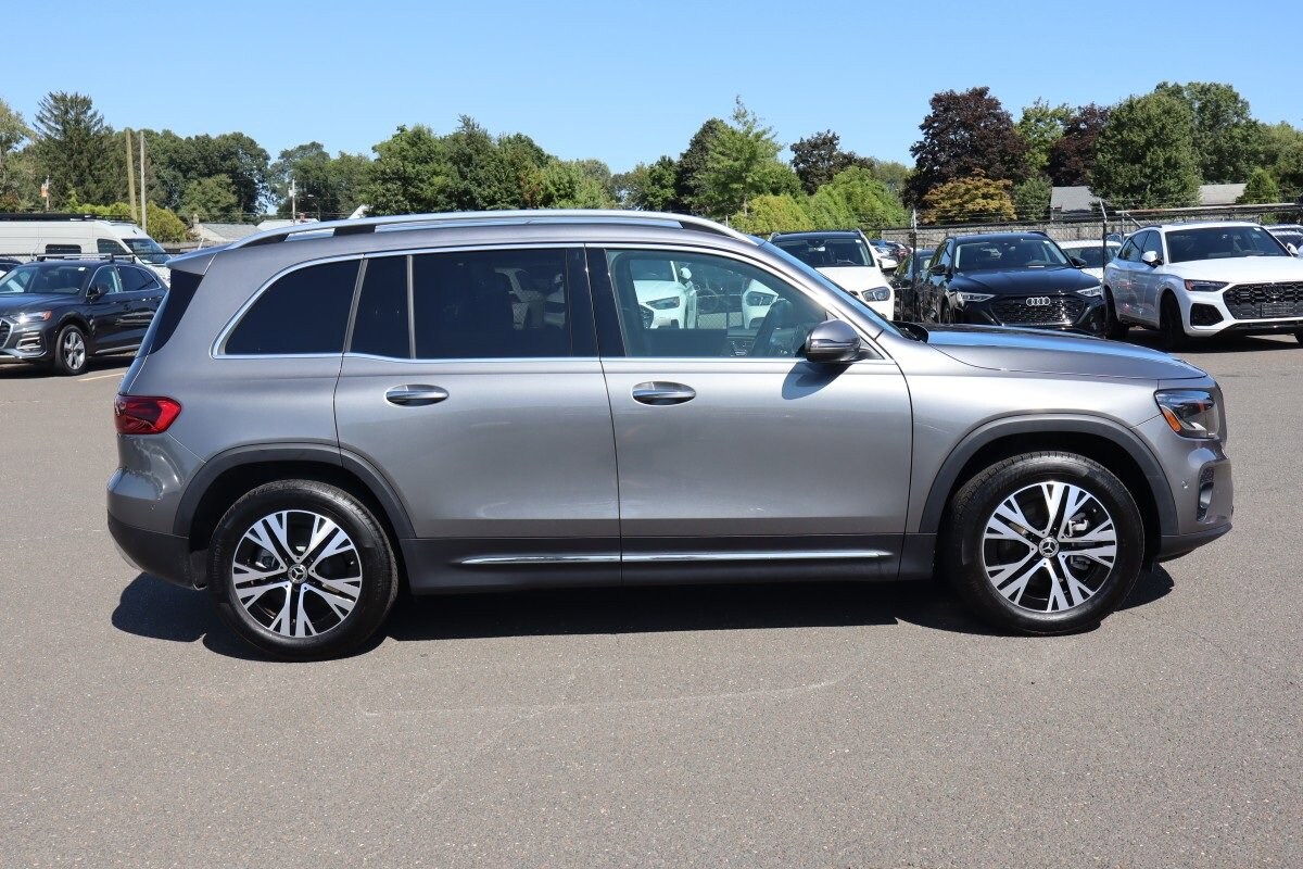 2024 Mercedes Benz GLB 250 4MATIC photo 4